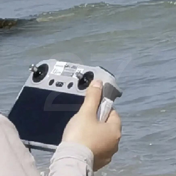 tech_pulse_ar's tweet photo. صور حية توضح تصميم طائرة DJI Mini 3 Pro بتفاصيل أكثر دقة

#DJI #تقنية #اخبار_التقنية https://t.co/O2LTr2SNxu
