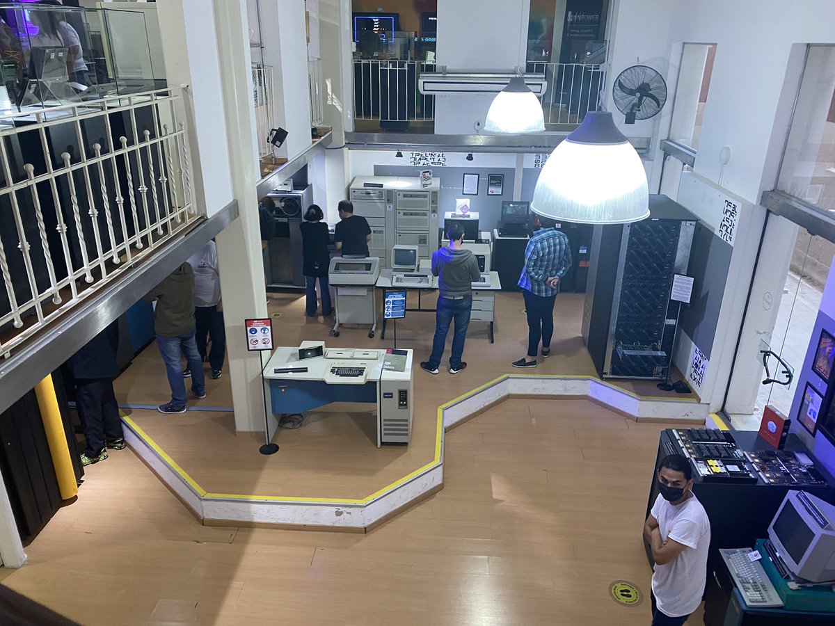 maxifirtman's tweet photo. Antes de su despedida de la sala abierta al público en Buenos Aires, pasé a visitar al @museoinformatic.

Quedan dos sábados más de abril de 15 a 19hs para visitarlos. Si estás por Buenos Aires, no te lo pierdas. https://t.co/ZUmQG7iMwJ