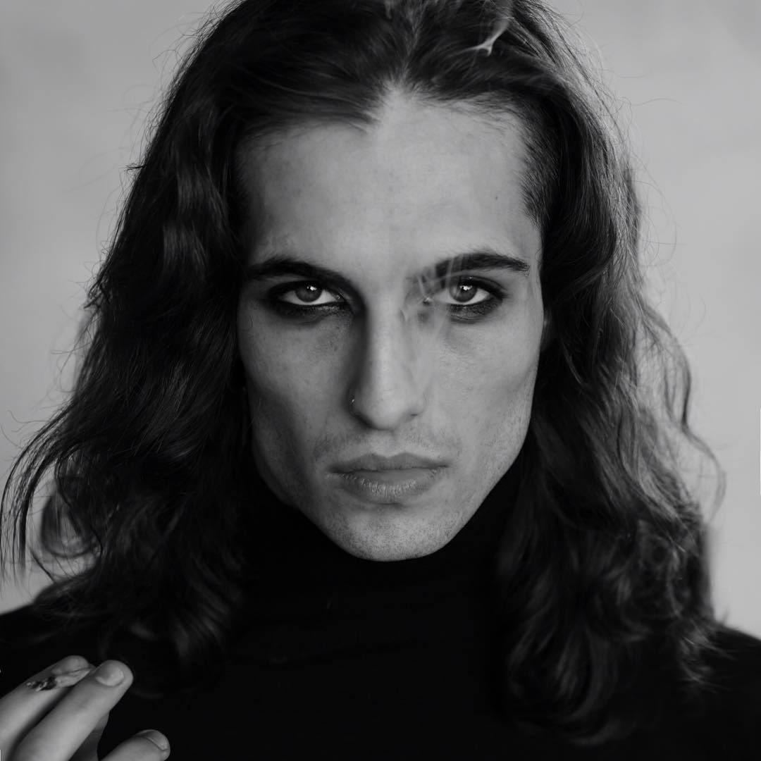 PADSIETEY's tweet image. ⠀⠀ ⠀ ⠀⠀❝ 𝘈 𝚌𝚘𝚠𝚊𝚛𝚍
             𝘥𝘪𝘦𝘴 𝘢 𝘩𝘶𝘯𝘥𝘳𝘦𝘥 𝘵𝘪𝘮𝘦𝘴. 
                 𝘈 𝚋𝚛𝚊𝚟𝚎 𝘮𝘢𝘯 
                 𝘥𝘪𝘦𝘴 𝘣𝘶𝘵 𝘰𝘯𝘤𝘦. ❞

           « 𝙎𝙄𝙍𝙄𝙐𝙎 𝙊𝙍𝙄𝙊𝙉 𝘽𝙇𝘼𝘾𝙆 »