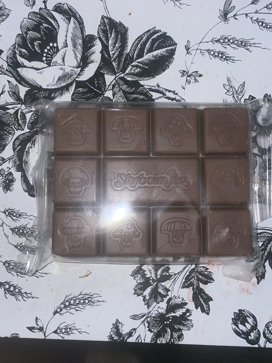 BrendanSohigh's tweet photo. I had a very medicated day the other day off these #shroom chocolates 🍫 micro-dosing really resets me and clears my mind ! Do y’all enjoy shrooms? I hope everyone has a baked day 💨 #weedcommunity #WEEDSMOKERS #weedcures #membersville #microdose4health https://t.co/2Z5m6ADl1N