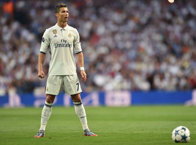 iam_victorgold's tweet photo. Did this in 🔝 3 world leagues;
Manchester United 🏴󠁧󠁢󠁥󠁮󠁧󠁿 - EPL
Real Madrid 🇪🇸 - La Liga 
Juventus 🇮🇹 - Serie A
Only 1 GOAT ➡ Cristiano Ronaldo🐐😎 https://t.co/mkpSQwRB9o