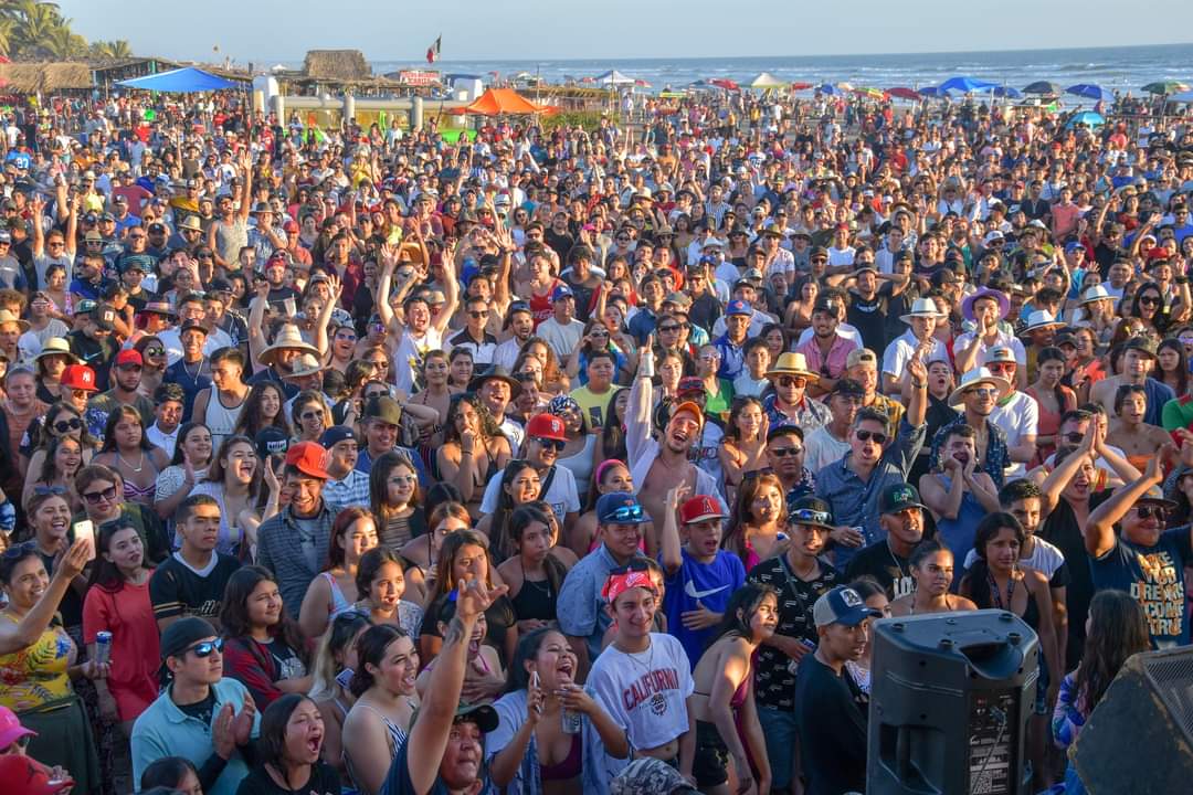 carlosmisaelmx's tweet photo. Festival de #SemanaSanta2022 en #PlayaNovillero
Tecuala Nayarit 🌊🇲🇽 https://t.co/KmN3CFoHwY