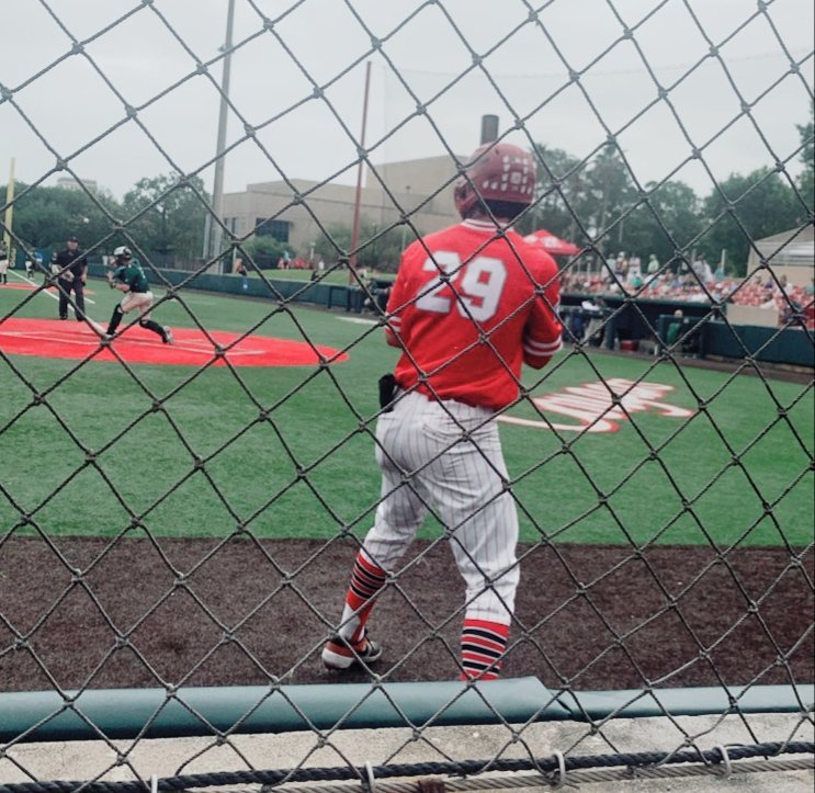Jeffrey87570776's tweet photo. Son James was at the U of H/ Tulane baseball game today in Houston.  Houston winning 10-9
Van Alstyne alum Samuel Tormos going 2 for 3. 
Now here we go!
😊⚾️👍 https://t.co/EBlfsE5Tvh