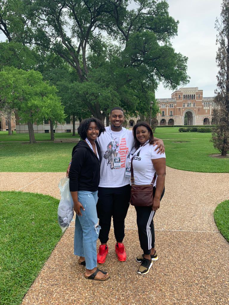 QTITRE_92's tweet photo. Thank you God for this Blessing! Back to the city!🦉#committed @CoachCCalhoun @mbloom11 https://t.co/7c5ehj5NZP