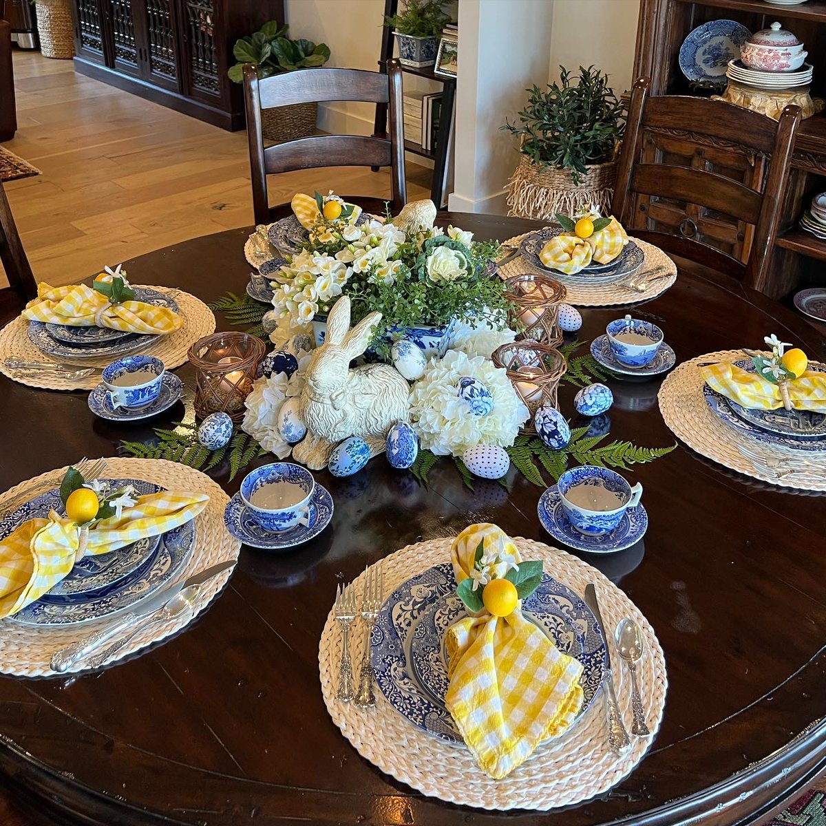 PortmeirionGrp's tweet photo. #StyledTableSaturday in #blueandwhite. 💙 Need inspo for #Easter tomorrow? Get the look using #SpodeBlueItalian. 🐰 

📷: @hardysluckyhorseshoe on IG https://t.co/ZsPr6vgeIr