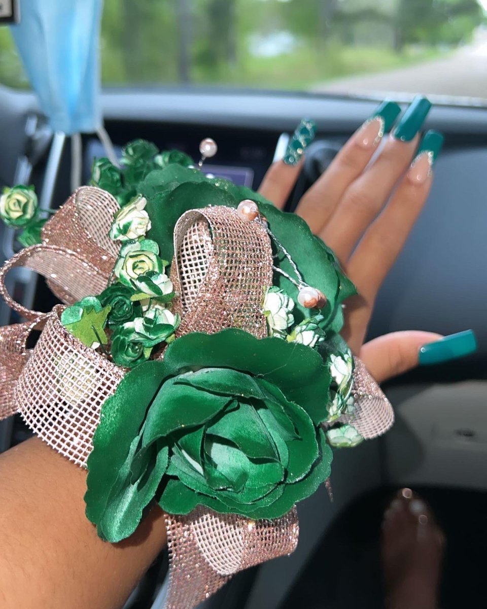 FamousLexi19's tweet image. W prom date✨ #promqueen #promking