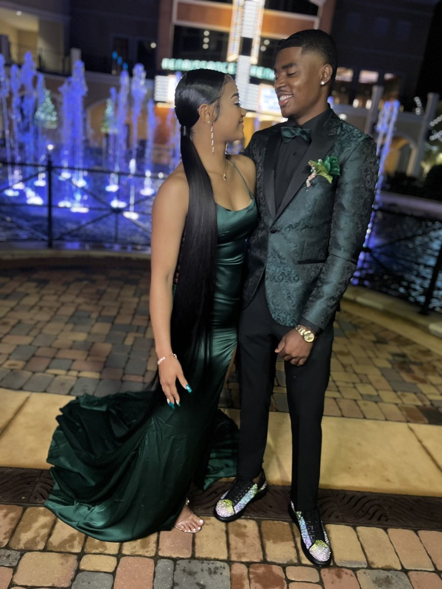FamousLexi19's tweet image. W prom date✨ #promqueen #promking