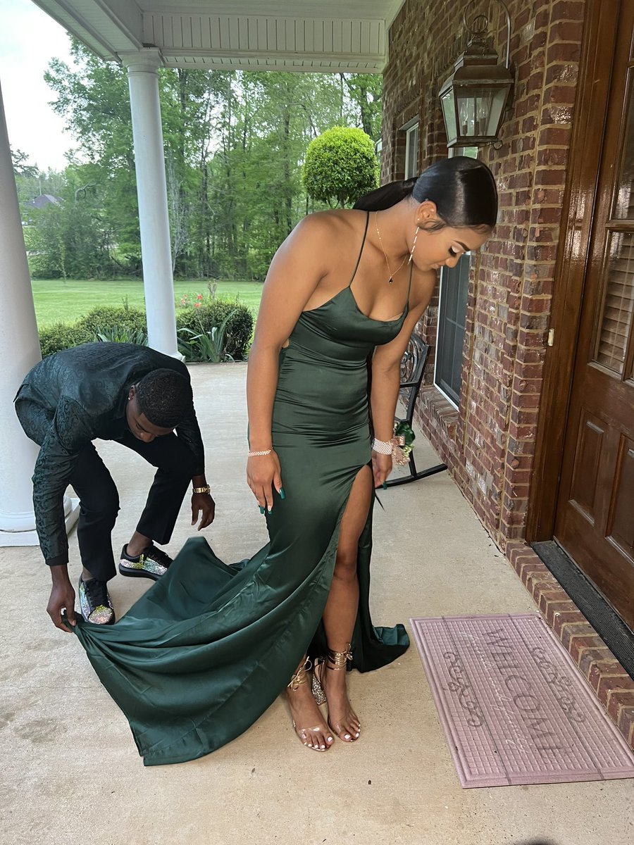 FamousLexi19's tweet image. W prom date✨ #promqueen #promking