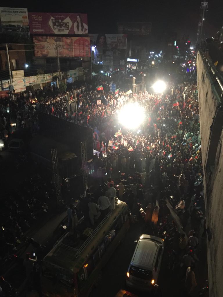 Muhamma64341001's tweet photo. تاریخی الفاظ : ”دوستی“ سب سے چاہتا ہوں لیکن ”غلامی“ کسی کی نہیں چاہتا - میری ”جان“ اتنی ضروری نہیں جتنی آپ کی ”آزادی“ ضروری ہے - عمران خان 👇
#امپورٹڈ_حکومت_نامنظور https://t.co/YDD22DFWVz