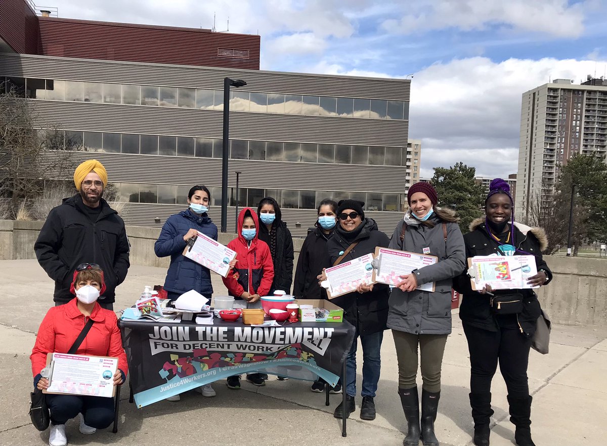 DeenaLadd's tweet photo. So much support in #brampton today, people signing our  petition for #decent work, #paidsickdays, $20 #MinimumWage and wanting to get involved! Wonderful members of the campaign having great conversations. My heart is happy! 👊🏾 #Justice4Workers #onpoli https://t.co/24EXgBZLfJ