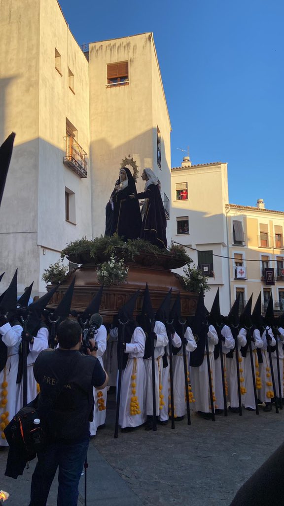 Payasito78's tweet photo. Hoy sábado tocaba disfrutar un poco más del envidiable casco histórico de #Cuenca y de una hermosa procesión
@MaraIsabelRod19 #lovesemanasanta #solterito #travellingexperiences https://t.co/1ftYJszTyx