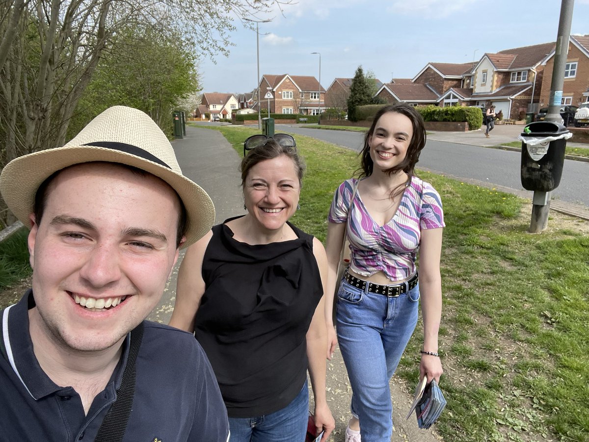 Busy day out campaigning for our amazing @NPCLabour candidates - Isabel Owen for Normanton and Jacquie Speight for Atofts &amp; Whitwood! 🌹

25,000 steps done on! 

#VoteLabour #5May <a href="/labourdoorstep_/">Labour Doorstep 🌹</a> <a href="/WakefieldDYL/">Wakefield District Young Labour</a> 🌹