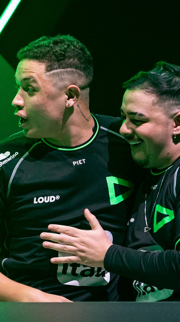 player1gg's tweet photo. Final da LBFF 2022: LOUD faz história e é campeã inédita https://t.co/YG4hyGKiM1 https://t.co/sOJUsh73ZU