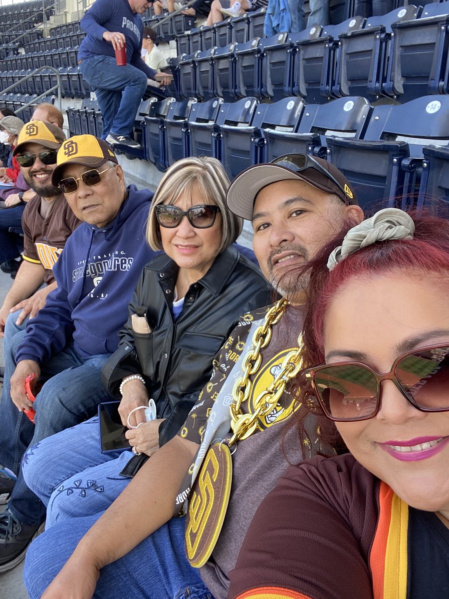 joeymags858's tweet photo. #TimeToShine #padres https://t.co/jaM2wg9CgC