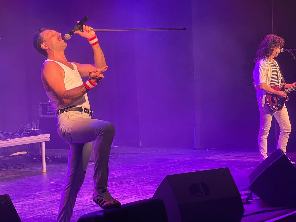 EvoRecordsUK's tweet photo. Now on stage at our sell out show at @TheBigRoomLive @HeswallHall - the amazing Flash: A Tribute To Queen
#LiveMusic #Music #Queen #BohemianRhapsody #QueenFans #QueenTribute #TributeBand #WirralLive #WhatsonWirral #NorthWestGigs #LiverpoolGigGuide #WirralGigGuide #Heswall https://t.co/K3gq0S1shF