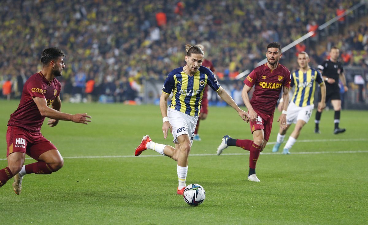 14 - Miguel Crespo bu akşam Göztepe karşısında 14 ikili mücadele kazandı. Bu sezon Fenerbahçe formasıyla bir Süper Lig maçında daha yüksek sayıya ulaşan tek isim, sezonun ilk yarısındaki Göztepe karşılaşmasında yine Crespo'ydu (15). ÖrümcekAdam.
