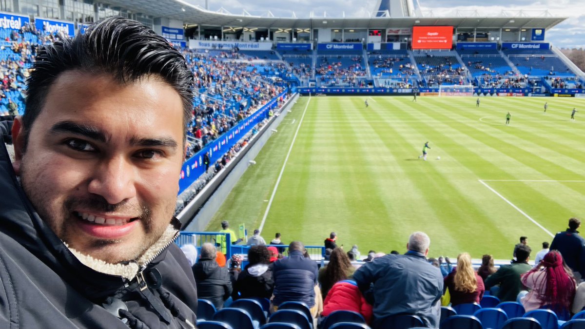 EdgCarrillo's tweet photo. #CFMTL #Montréal lait’s go!! Vamos!! 🇨🇦🇲🇽 #MexainCanadá https://t.co/ZDInpR3jzQ