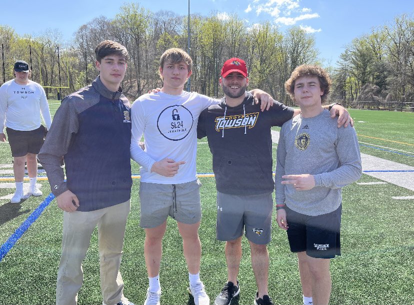 Enjoyed my time back at <a href="/Towson_FB/">Towson Football</a> for the spring game. Thank you <a href="/Coach_Runza/">Christian Runza</a> for the invite! <a href="/elijahgibson_2/">Elijah Gibson</a> <a href="/TrevorWay12/">Trevor Way</a> @genedelledonne <a href="/damehova9/">Damon Simmons</a>