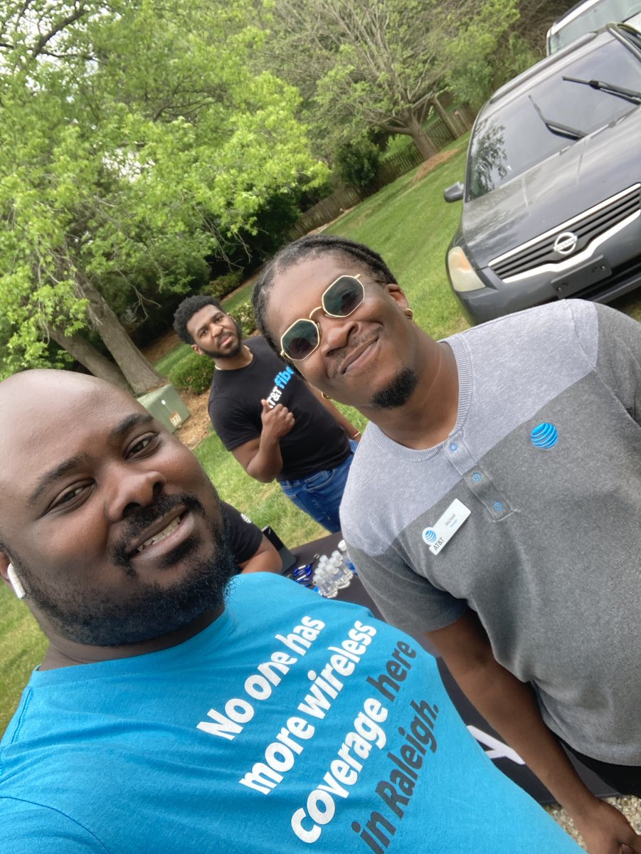 DenzelC01's tweet image. Outside with Team Allyance #MakingItMatter by educating the community that #ATTFiber is here and ready to take the entertainment experience to the next level ✅ @AndreSanad @DylanJohnsonRSC @JDoverATT @MichaelCLE21 @seanlee1007 @AllyG52 @BuegelerS @jerryfornwalt @404girl 🚙💨💨