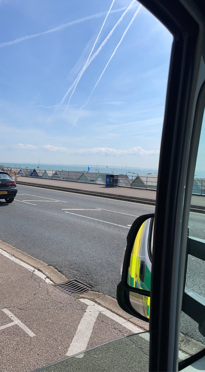 llauren92's tweet photo. There are worse places to be a paramedic 🚑 #paramedic #ambulance #NHS #southend #coast #sea #sun https://t.co/o79Wd0l9L7