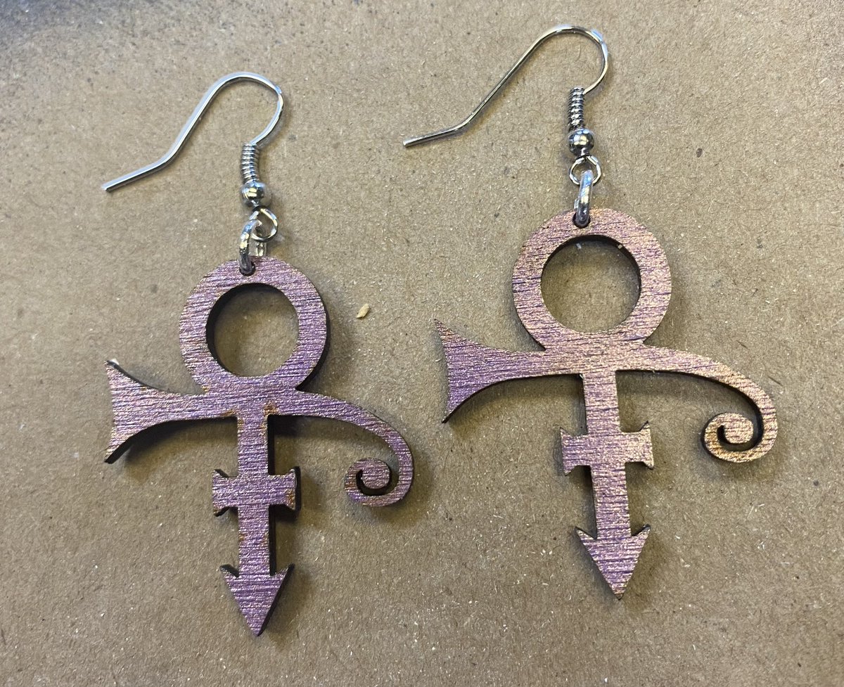 RandaHalsema's tweet photo. Playing w/new paint today &amp; made a new pair of Prince earrings!!  Love the laser. Let us create a gift for you or a loved one. Great for unique wedding registry, birthday gifts &amp; more ….  Let us help make your designs come true!!  #homeofpurdue     #halsemacustomcrafts https://t.co/ty3A8CH5Gb