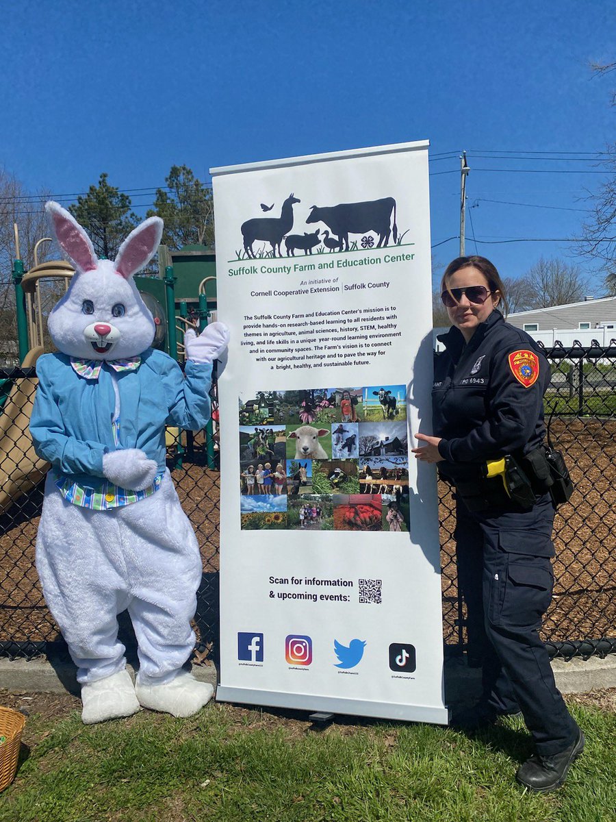 SCPDHq's tweet photo. The Easter Bunny made a visit to Bellport this week for a day of fun with officers from the @SCPD5thPrecinct at Robert Rowley Park.
Community members participated in an egg hunt, games and pictures with the bunny. The event was a hoppin’ success. #SCPDInTheCommunity https://t.co/BaiWLXKthf