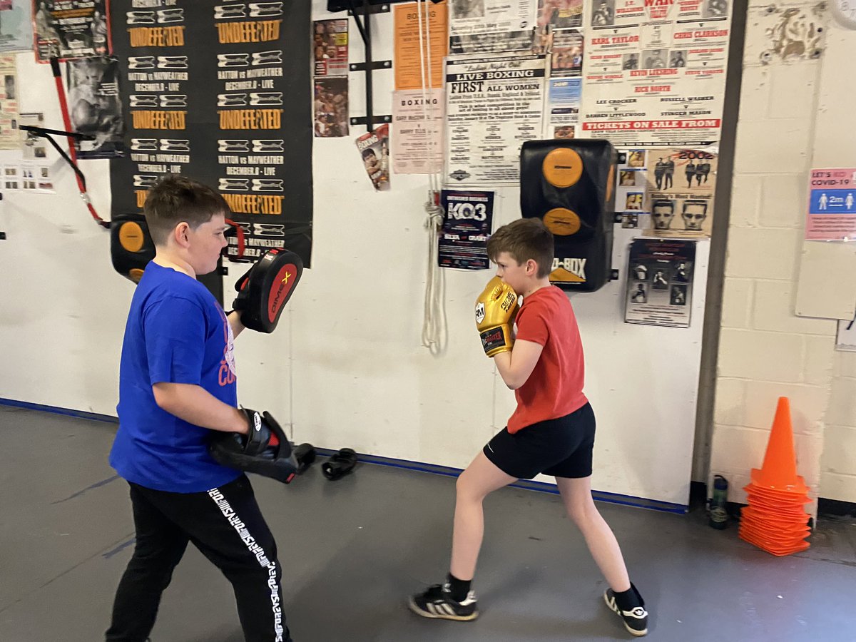 burty35's tweet photo. YOUTH BOXING  #BoxingCoach #EnglandBoxingCoach #ScrappersGym #BurtysBoxingAndFitness #MentalHealth #Achieve #SwimmingTeacher #JustStrong https://t.co/wOcPmTXSFd