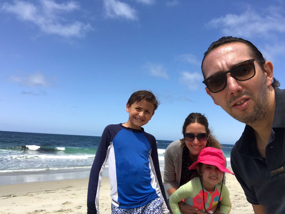 Disfruto mi trabajo sin límites, 24/7, y HOY se que para seguir disfrutando debo ser feliz con mi vida al lado de mi familia, por eso, en estás vacaciones decidí apagar y desconectarme del trabajo al 💯! Ya tocará regresar, mientras tanto, a pasarla bien!!!! ,<a href="/akarimr/">Adolfo Karim</a>