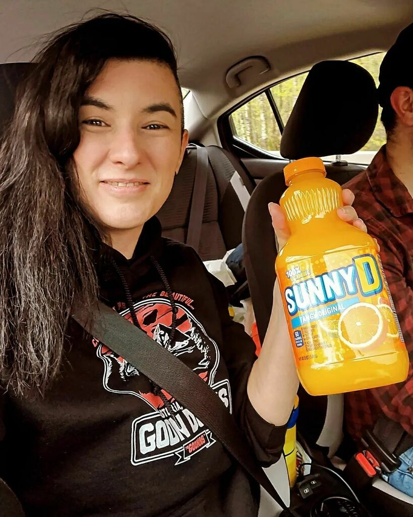 zenny's tweet photo. "Silencio old man! Look, I just drank my weight in Sunny-D and I gotta go pronto!" - Juno (2007)
#TimAndZensExcellentAdventures #usaroadtrip #sunnyd #juno #24FramesPerMile https://t.co/iVFhG7dyFv https://t.co/iH2i0ffEY4