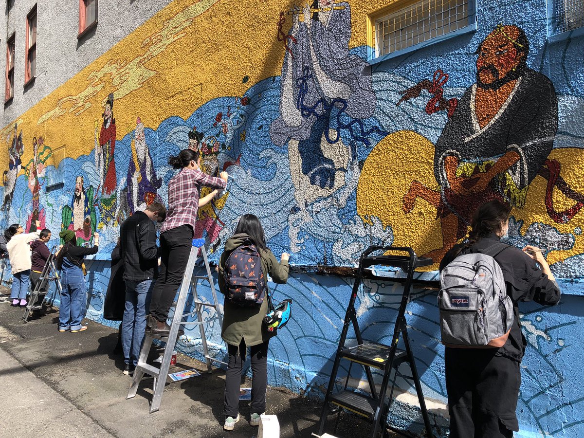 KRobNews1's tweet photo. Overwhelming community support to repaint vandalized mural in #chinatownyvr https://t.co/iu1fnrYicD