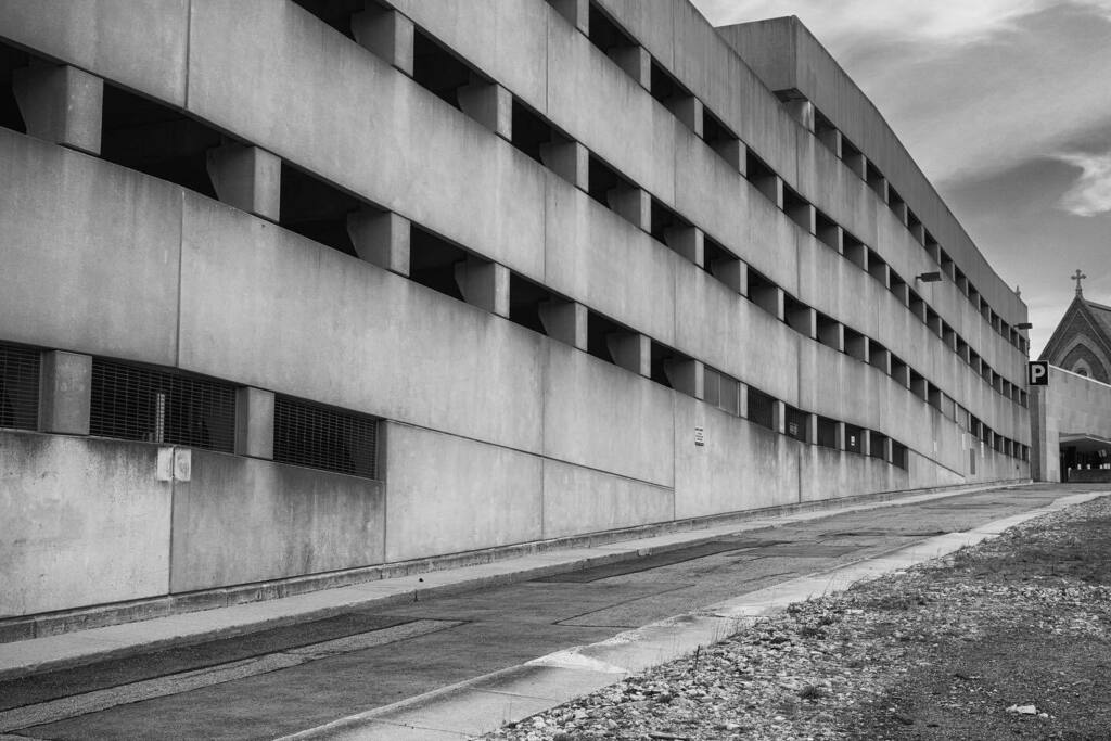 Perspective view #igersmass #igworcester #worcesterma #architecture #buildings #blackandwhitephotography #nikonphotography #nikonz9 ift.tt/RNf1OwI instagr.am/p/CcbPIUjPuZK/