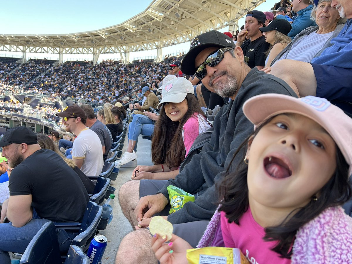 #timetoshine having some fam time in #SanDiego these kids love it!