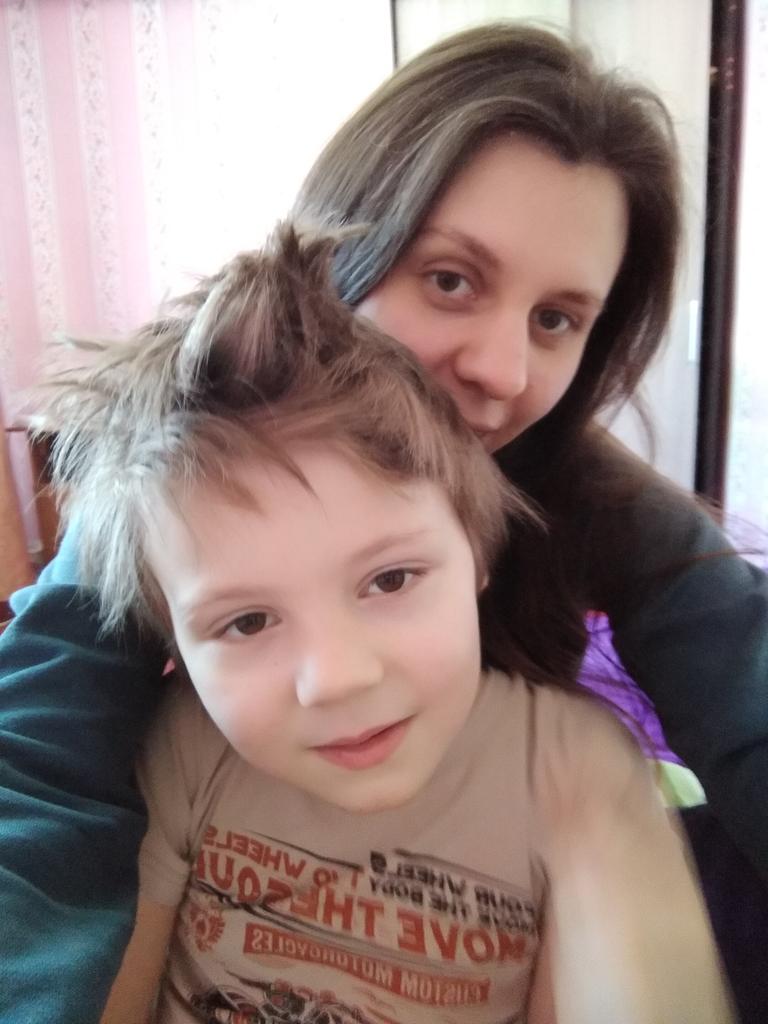 _irinushko_'s tweet photo. Случилось страшное 
Мой племянник попросил больше не называть его "заей" (а я всегда мою бусичку так зову) 
Вот так вот они и растут. Кажется что они всегда будут маленькими. А они уже начинают чего то там выпендриваться 
#дети https://t.co/HDWZFdQX4K