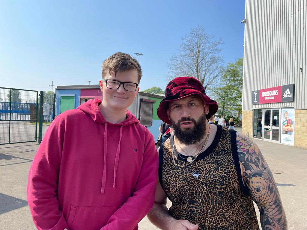 TomST_123's tweet photo. @JoeMarler @MHR_officiel Great game, shame about the aggregate result, but still a fantastic match! Cheers for the photo👌 https://t.co/m0x9OW1F0o