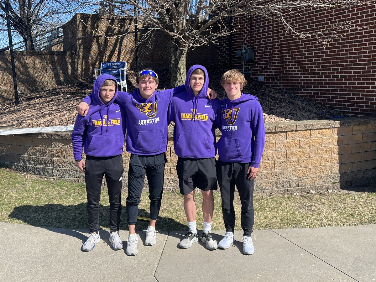 The 4x100 also breaks the Blue Standard for Drake with a 43.71. Nice job by T. Fox, M. Cornwell, K. Fox, and Ellsworth!