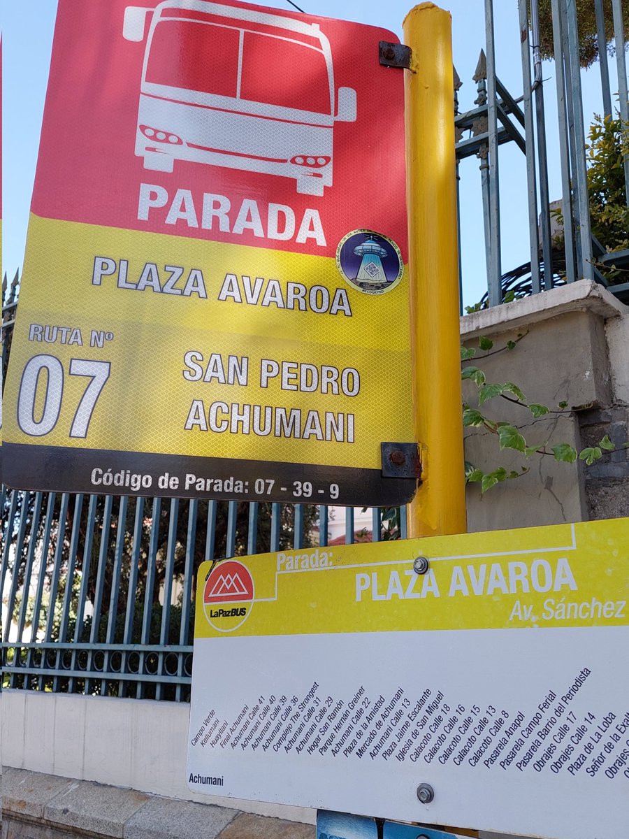 ArmandoSubsuelo's tweet photo. Hoy paseando con mi papá que vino de México, me llevé esta grata sorpresa en la parada de bus de la Plaza Avaroa. La Paz, Bolivia. #ecdqemsd #canaltrans https://t.co/IfwucACGEf
