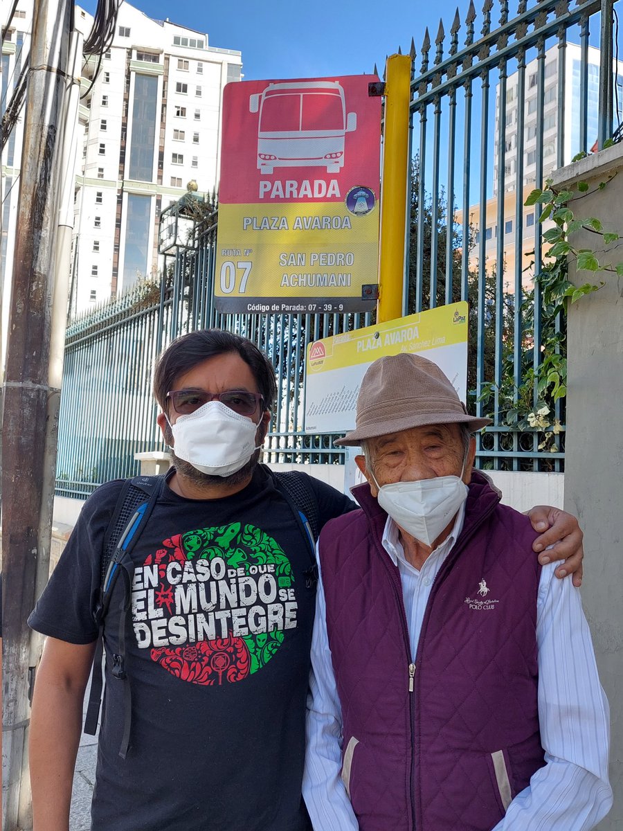 ArmandoSubsuelo's tweet photo. Hoy paseando con mi papá que vino de México, me llevé esta grata sorpresa en la parada de bus de la Plaza Avaroa. La Paz, Bolivia. #ecdqemsd #canaltrans https://t.co/IfwucACGEf