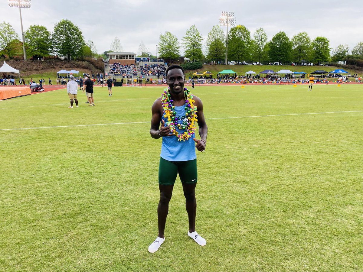 RunAdrianMyers's tweet photo. We’ve got 3️⃣ PRs at 800M today! @SOSxJanae runs the @GreenWaveXCTF #️⃣9️⃣ ALL TIME mark and new PR of 2:10.5! For the men @al_lapins & @bethweltum16 double back from 1,500m PRs with 800M PRs ✌️✌️! #PRbeads are ROLLING! #RollWave #RunWave 🌊🌊🌊 https://t.co/0cYLhEcNTF