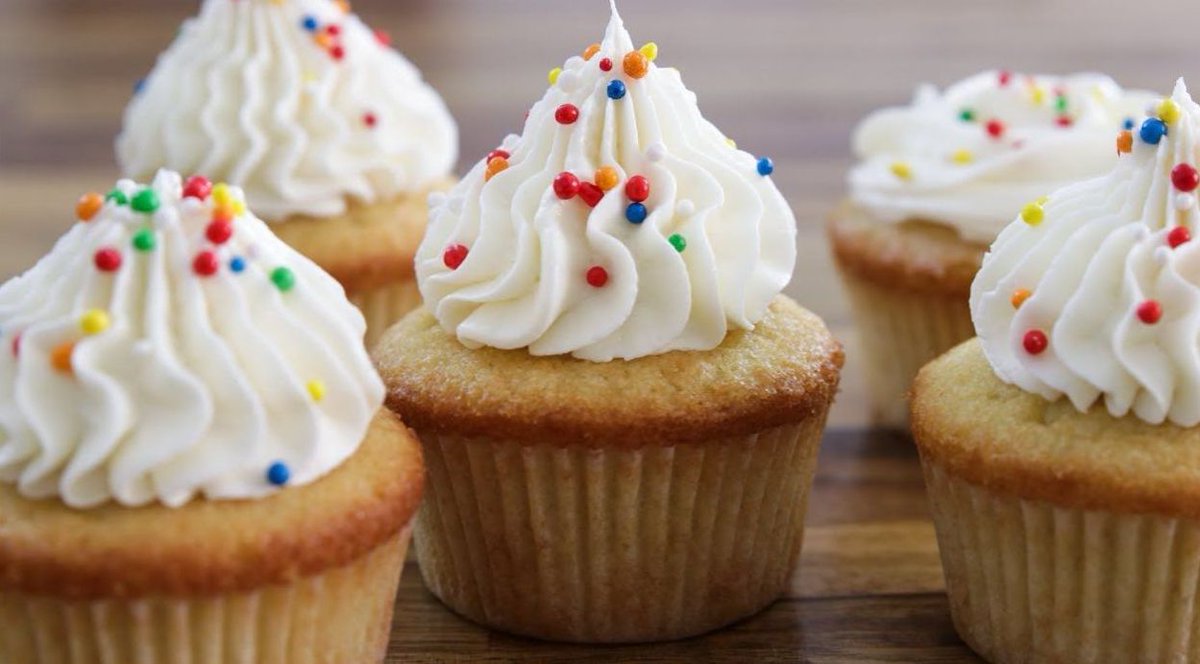 Foodality2's tweet photo. Best Vanilla Buttercream Frosting Recipe

This vanilla buttercream frosting is rich, creamy, and flavorful.  

#frosting #frostingrecipe #dessert #buttercream #foodality #easyrecipes #dessert #frostingrecipes #homecooking

https://t.co/CAy1f1Q8fH https://t.co/i7QZ1ym3cr