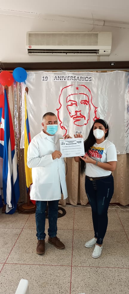 Se realizó acto central por el aniversario 19 de la misión Barrio Adentro en el Estado Bolívar, dónde se reconocen los colaboradores destacados. #Aniversario19BarrioAdentro <a href="/Cubacooperabol2/">Brigada Médica 🇨🇺 Bolívar🇻🇪</a> <a href="/cubacooperaven/">Brigada Médica Cubana en Venezuela</a> <a href="/altunaga_perez/">Esthet Perez altunaga</a> <a href="/JulitoVenCub/">Julio Cesar Garcia Rodriguez</a> <a href="/JosAnto54744901/">José Antonio Machado Reyes</a> <a href="/japortalmiranda/">José Angel Portal Miranda</a>