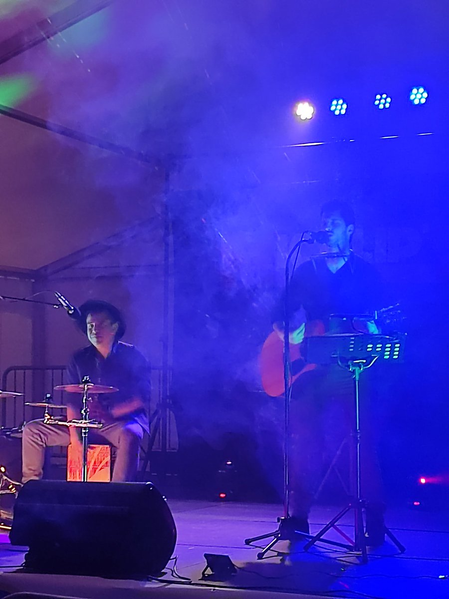 mino_baixo's tweet photo. Grazas ó @Concellotui por apostar pola música local e contar coa banda tudense #MICALIPS nesta noite de sábado de San Telmo https://t.co/30AgCL8uLr