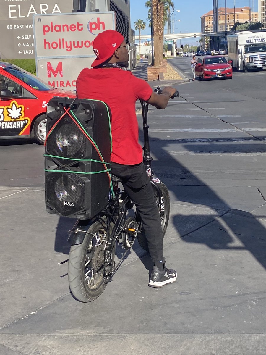 R1_Neil's tweet photo. Thought I had seen it all 😂😂😂 https://t.co/VqUCd0MewF