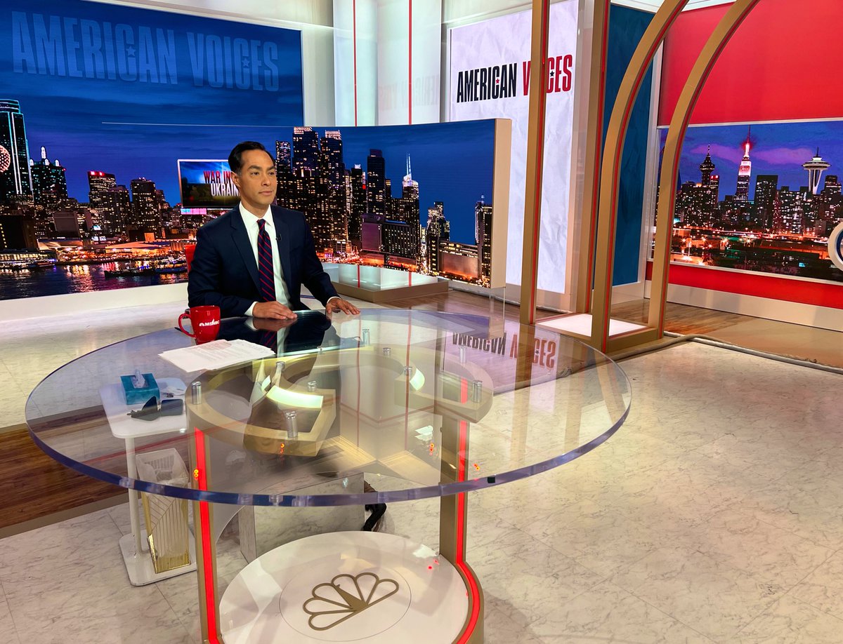 JulianCastro's tweet image. Excited to be in the host chair for the first time tonight, filling in for @AliciaOnMSNBC!

Tune in to MSNBC at 6pm ET today and tomorrow.