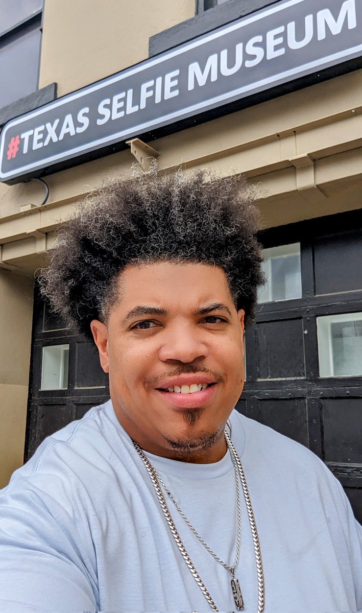 jbutta1010's tweet photo. 👇🏽Walking back had to take a few shots. Having a great time. The girls have been playing their hearts out. I can't be any more proud! #TCVA #GirlDad #Austin #TexasSelfieMuseum https://t.co/QrD5KwONgU