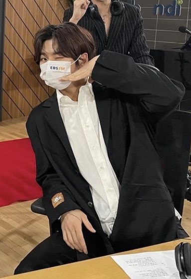 recordingfairy's tweet photo. HAPPY BIRTHDAY BABE ! we love u eventho ur not turning 19 <3
#SpringPrinceHongseokDay https://t.co/D0AoihypBy