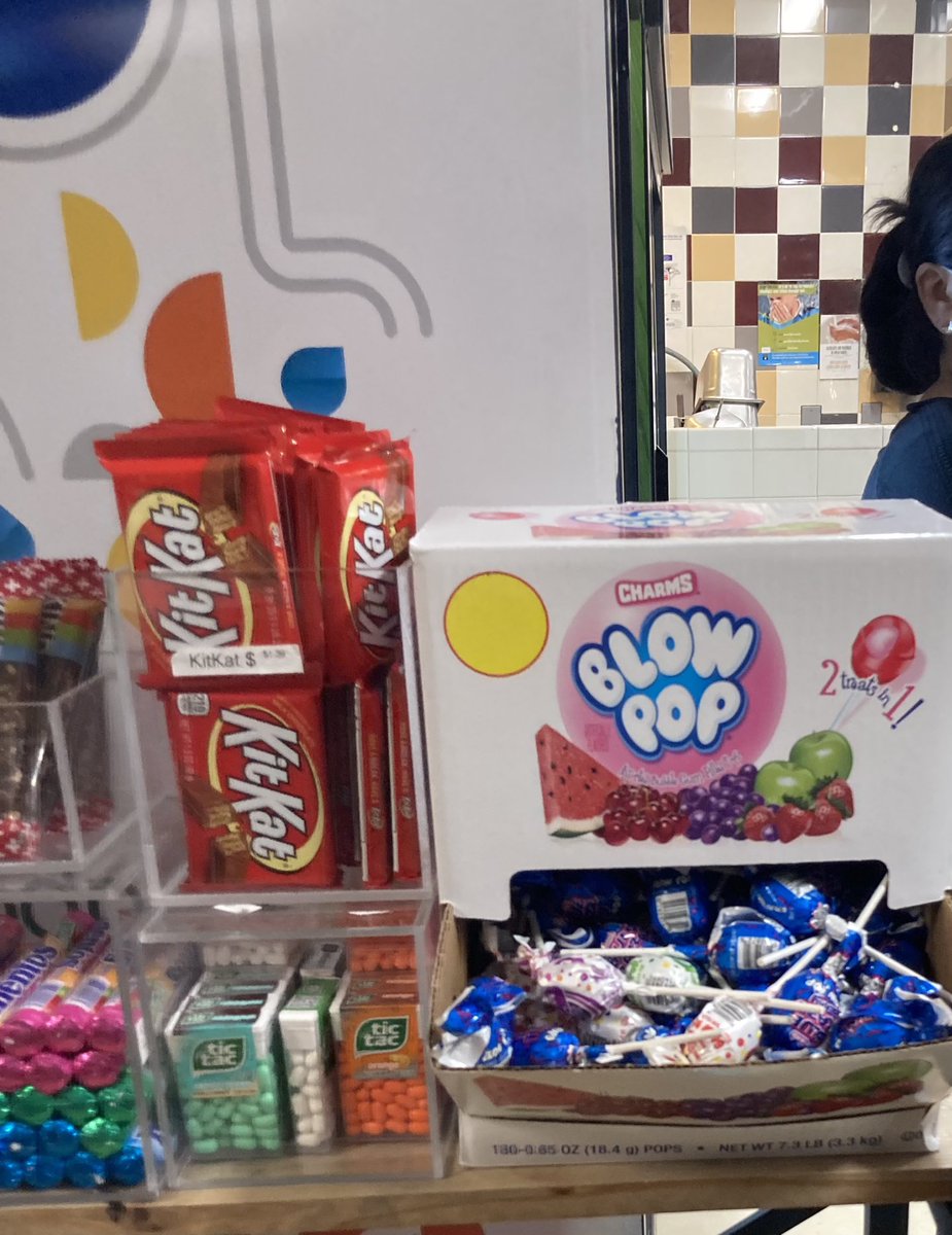 keely_seward's tweet photo. Poppers in the max??? https://t.co/UlSi4ZCmwD