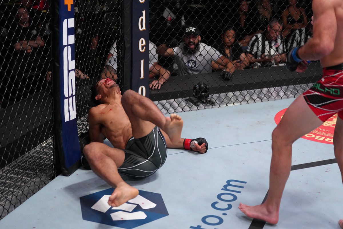 😳😳😳

#UFCVegas51