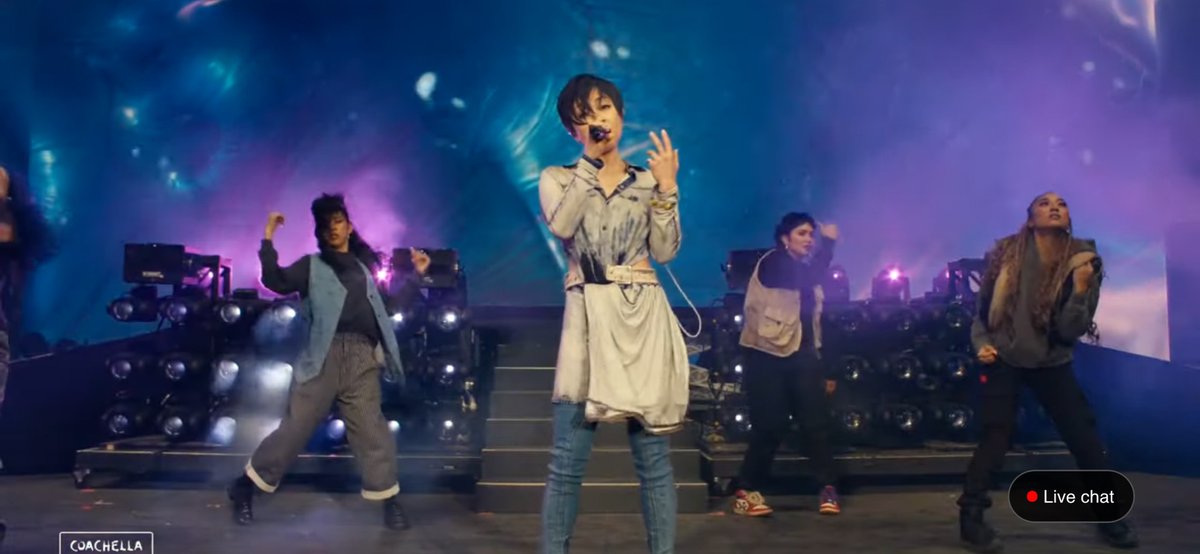 UtadaAddict's tweet image. Hikaru Utada’s performance @ coachella 2022 tracklist (LIVE thru Coachella’s Youtube channel)
1) Simple And Clean
2) First Love
3) Face My Fears
4) Automatic
#UtadaAddict   #hikaruutada
#宇多田 ヒカル #Coachella