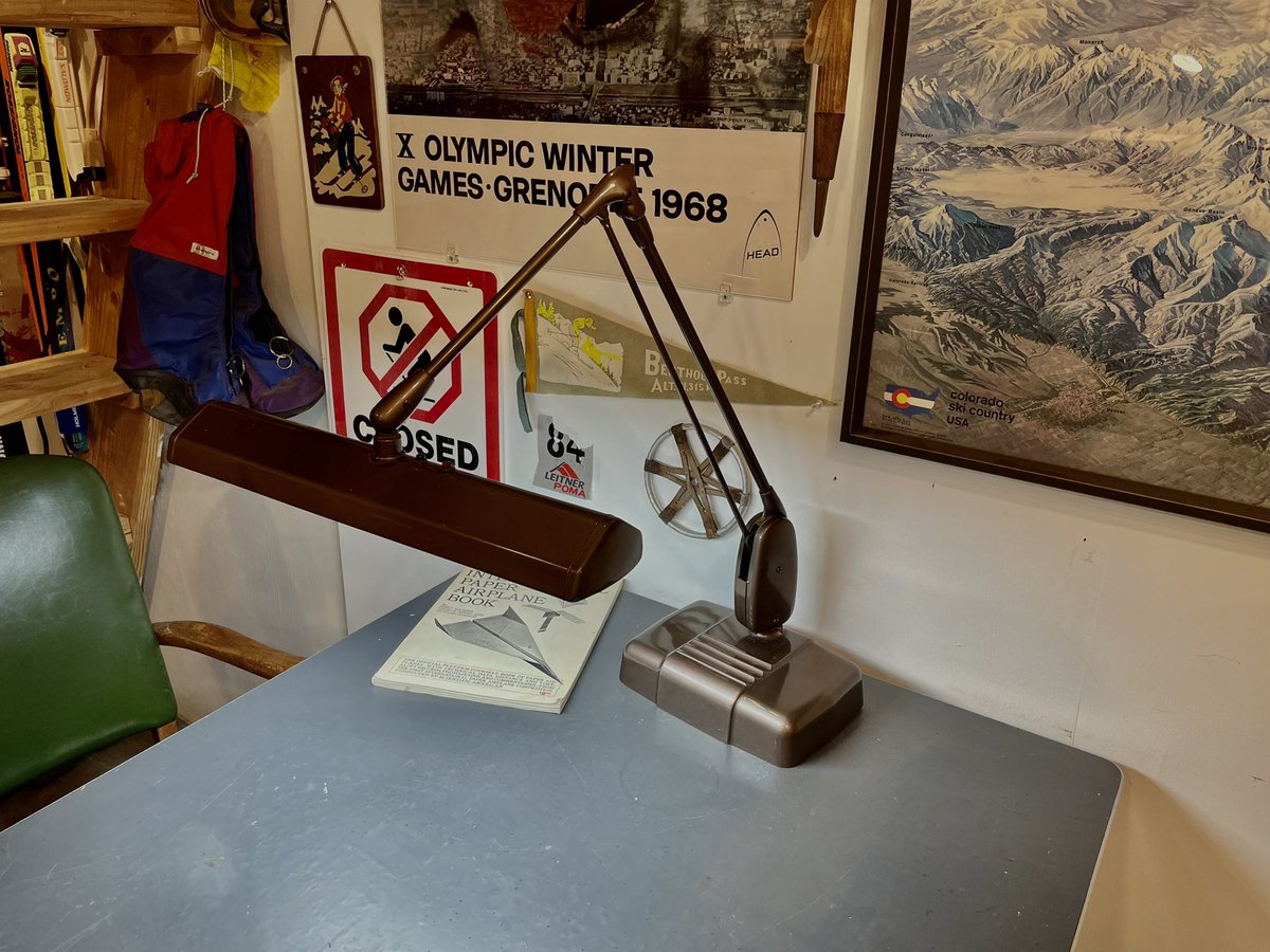 Super psyched to get this vintage Dazor lamp I recently found all cleaned up and converted to LED. Famous for its “floating arm” this thing weighs about 20 pounds.