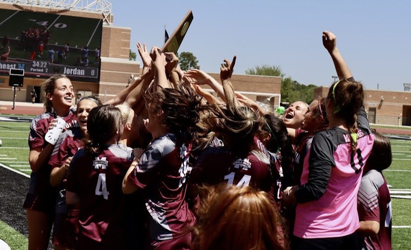 soccerkaitlyn22's tweet image. And just like that our season has come to an end. My dream team, my family, my best friends. So blessed I had the opportunity to play with these girls. We love and will miss you, and will carry on your legacy and continue making you proud. #GoDogs #nodoubt #alwaysabulldog